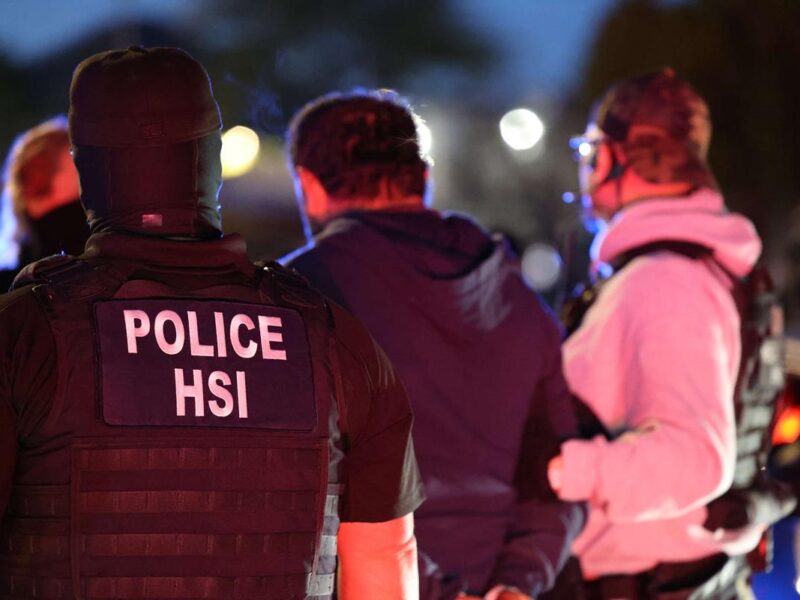 ICE detiene a más de 150 migrantes en Florida; hay mexicanos entre ellos