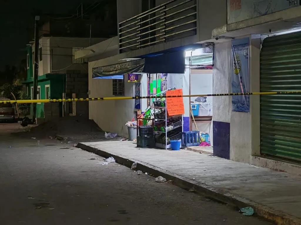joven es baleado por motociclista afuera de una tienda en Morelia