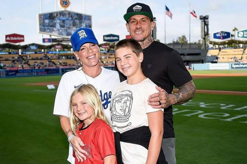 Pink desmiente rotundamente rumores de separación de Carey Hart: “Fake news, no es verdad”-1