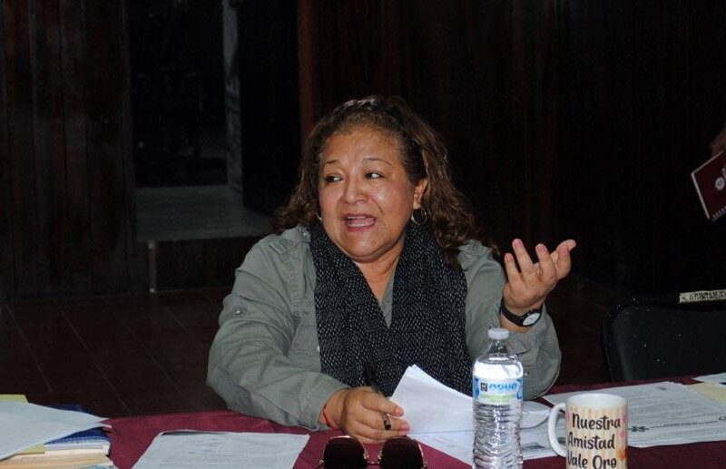 Regidora Carmen Zepeda acusa presiones de OIC de Apatzingán, por agresiones de secretario de obras