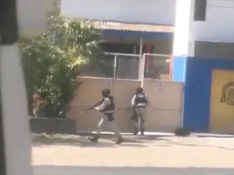 Reportan enfrentamiento entre hombres armados y militares en Tuxpan, Jalisco