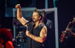 Ricardo Arjona critica la crianza moderna y la “generación de cristal”
