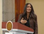 Salma Hayek elogia apoyo de Sheinbaum al cine mexicano