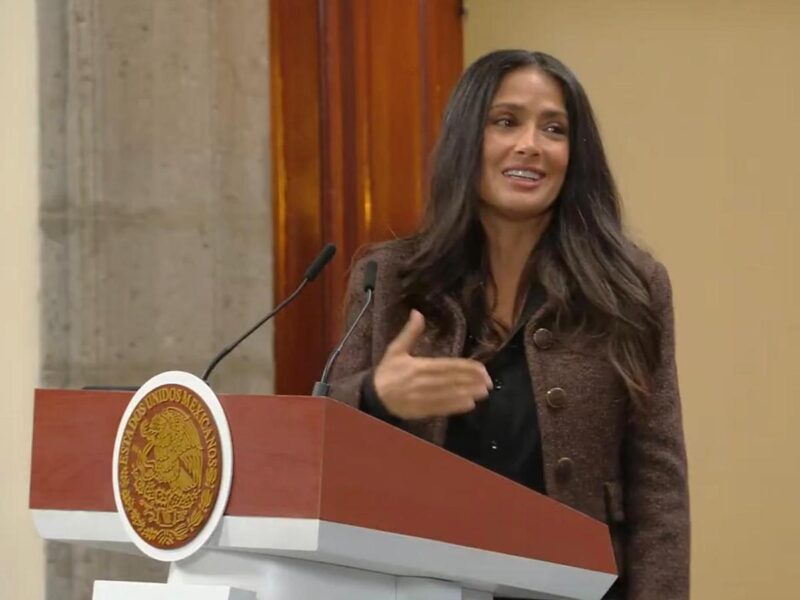 Salma Hayek aplaude el apoyo de Sheinbaum al cine mexicano