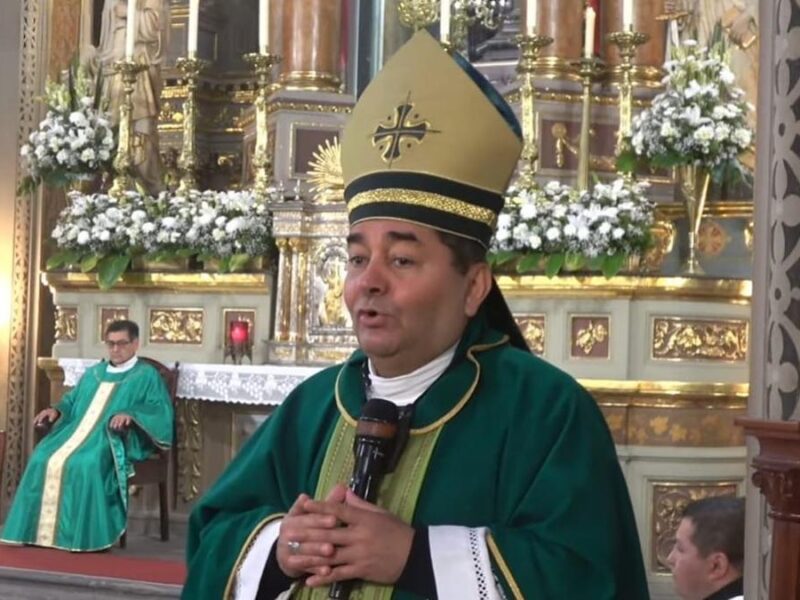 Señala Arzobispo de Morelia incoherencia de criminales que usan símbolos religiosos