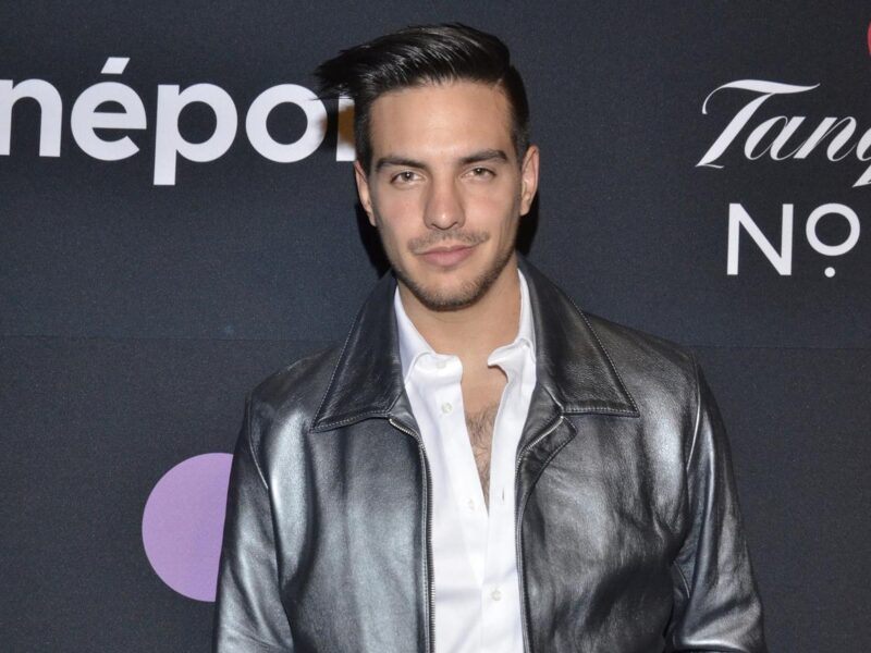 Vadhir Derbez responde a ataques contra su hermana Aitana
