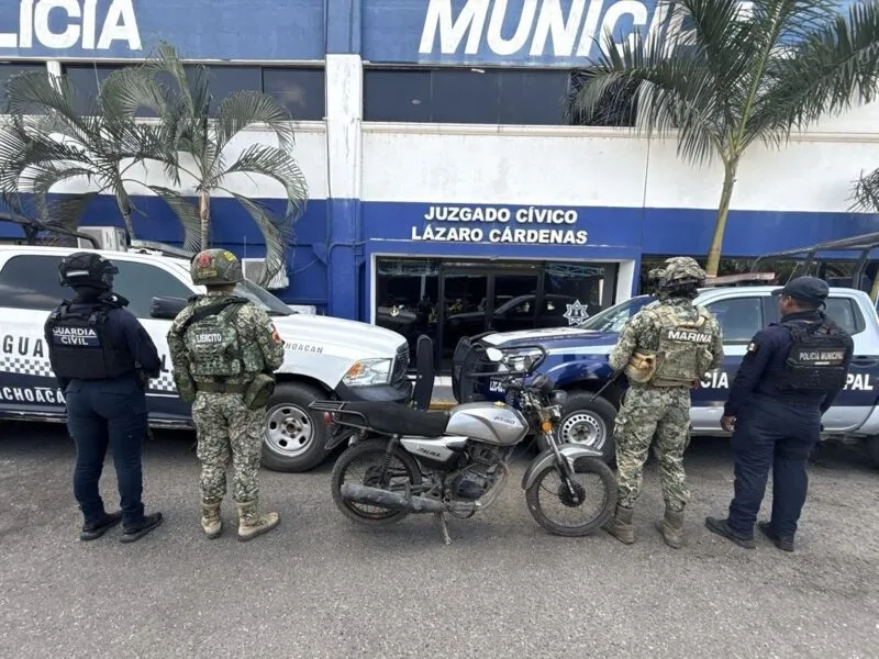 Aseguramiento de La Marina y presentación de detenidos