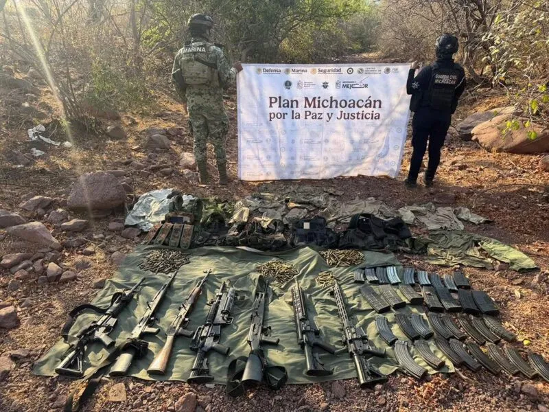 Aseguran siete armas en La Huacana, Michoacán