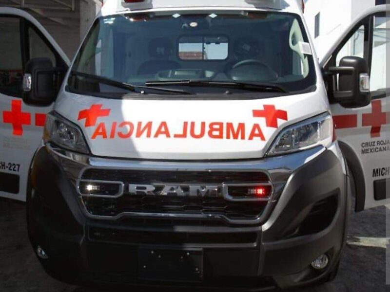 Atacan a taxista y aparentemente privan de la libertad a una mujer en Apatzingán