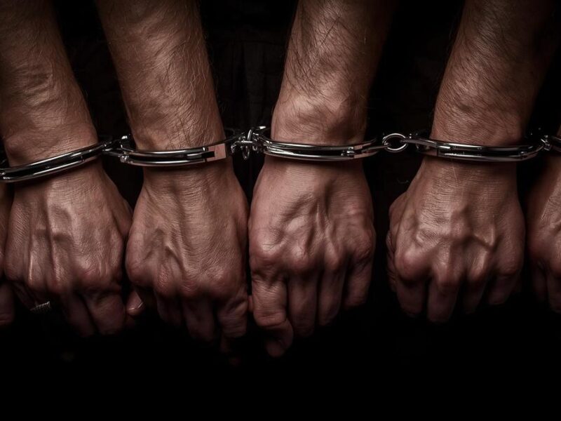Capturan a 5 presuntos delincuentes en menudería de Morelia