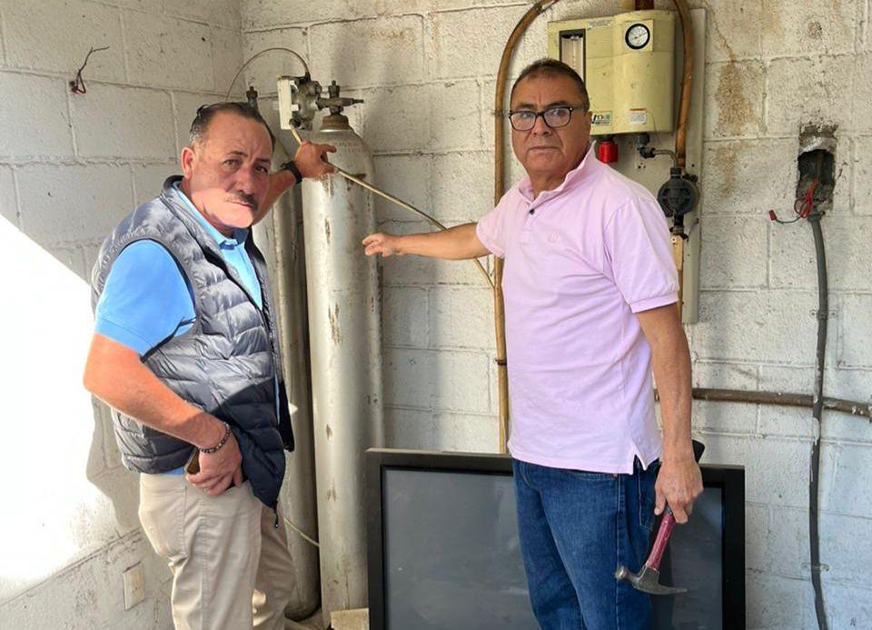 Ceac asegura contenedores de gas cloro en Tarímbaro