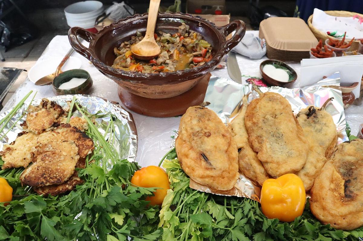 Cocineras tradicionales presentes en el Tianguis Artesanal de Domingo de Ramos-2