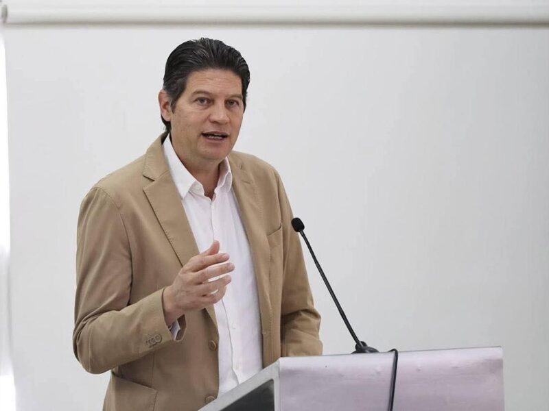 Cuestiona Alfonso Martínez acceso de menor a arma de alto calibre