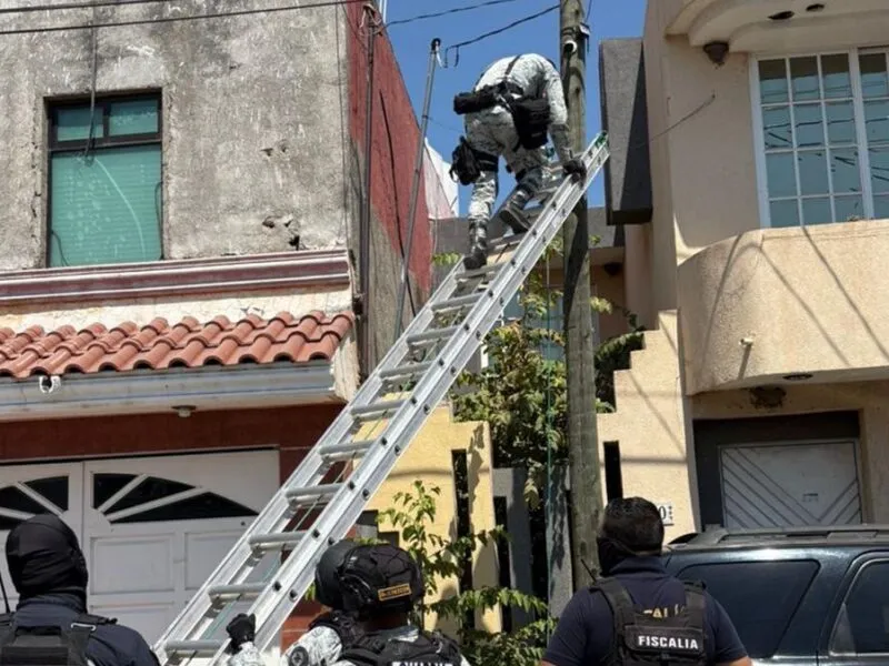 La FGE de Michoacán desmanteló una red de vigilancia ilegal en Apatzingán, asegurando 11 cámaras utilizadas para monitorear actividades ilícitas