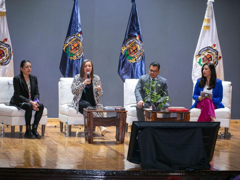 doctora Nuria Varela en la UMSNH