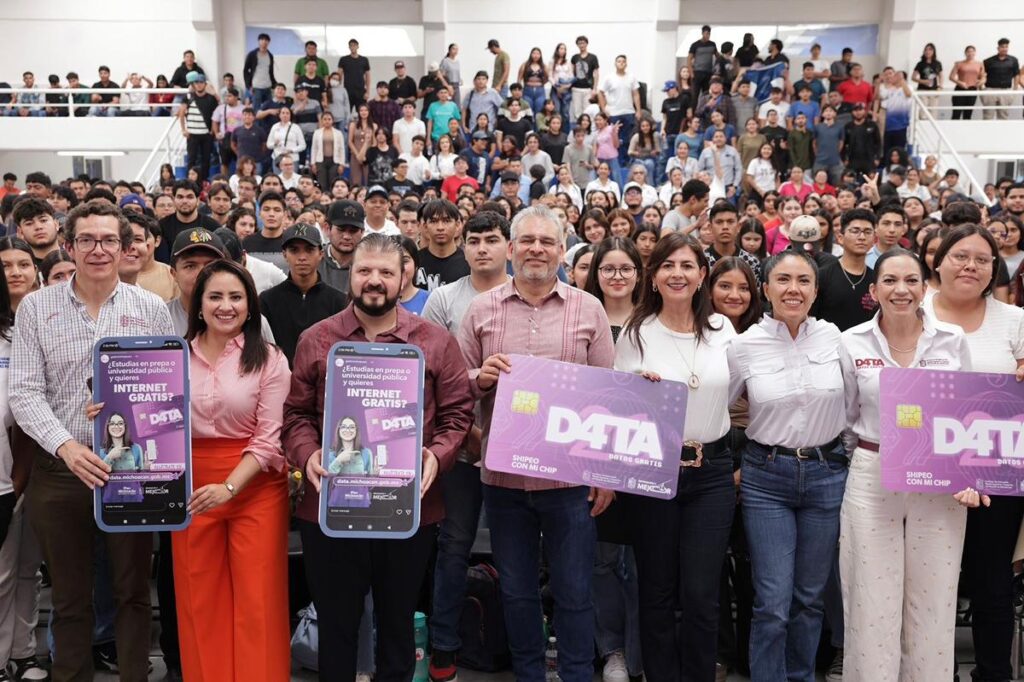 En Apatzingán, Bedolla invita a registrarse al Programa Data-2