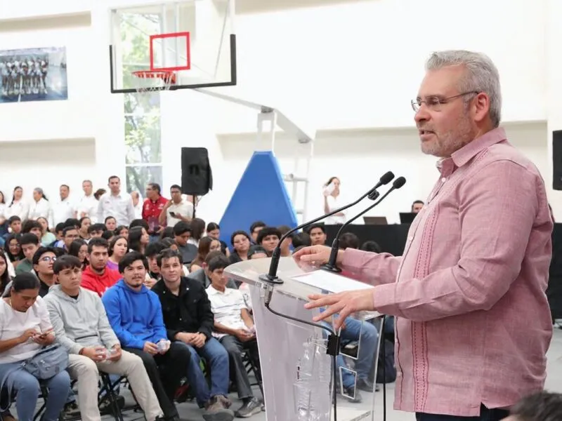 En Apatzingán, Bedolla invita a registrarse al Programa Data