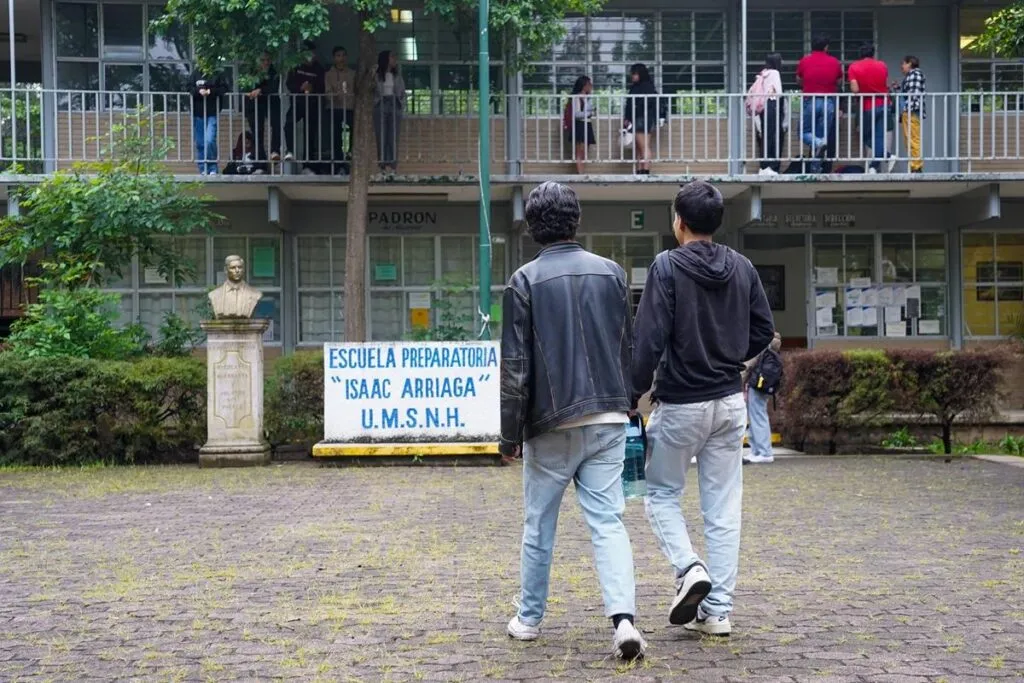 Estudiantes de secundaria tendrán pase universal al Bachillerato Nicolaita-1