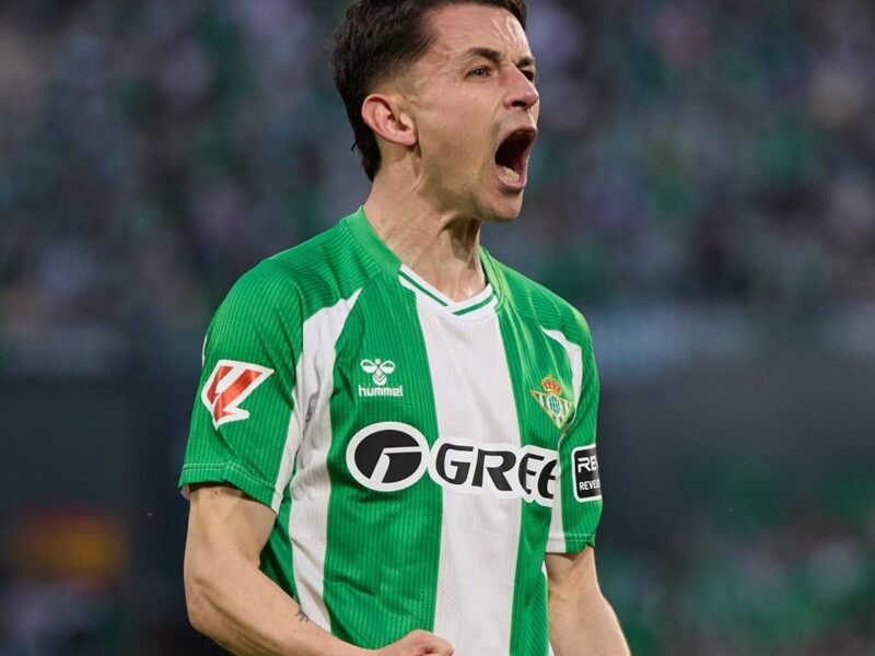 Fidalgo corona su primer gol con el Betis