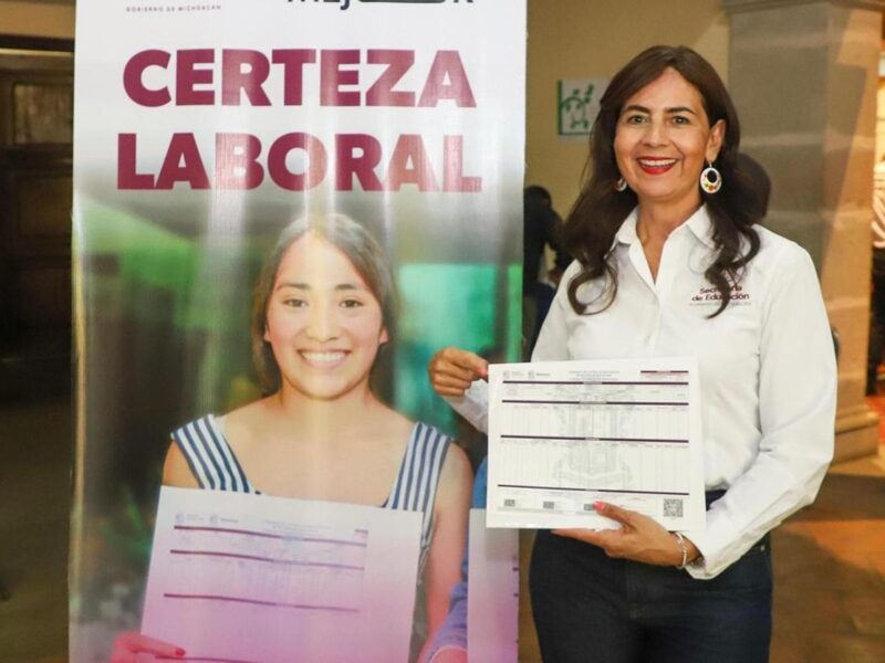 Gabriela Molina asigna horas a docentes de educación física en Michoacán