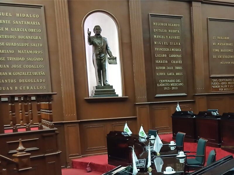 Harán más famoso a Manzo quienes voten en contra de inscribir su nombre en Palacio Legislativo de Michoacán