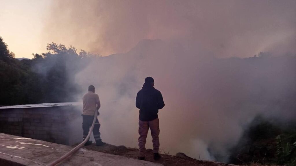 Incendio en vivienda de Zitácuaro moviliza a bomberos 4