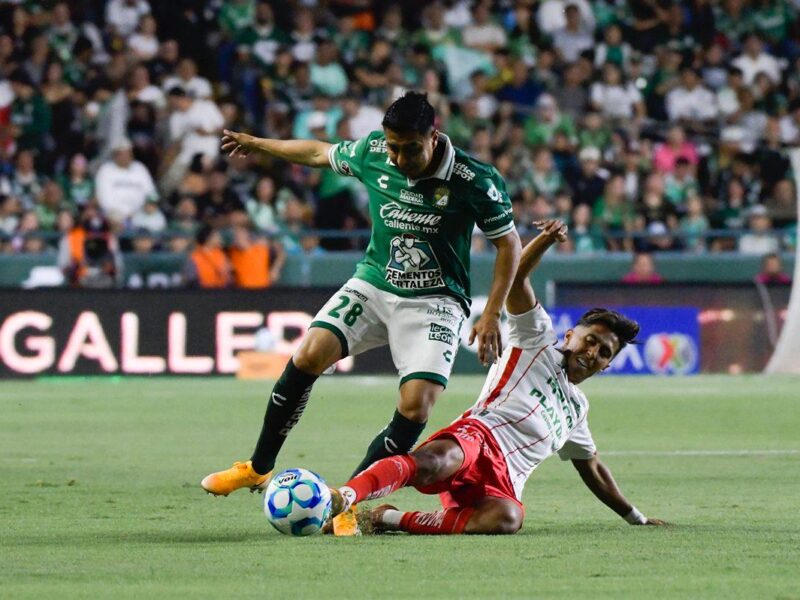 León remonta ante el equipo de Necaxa