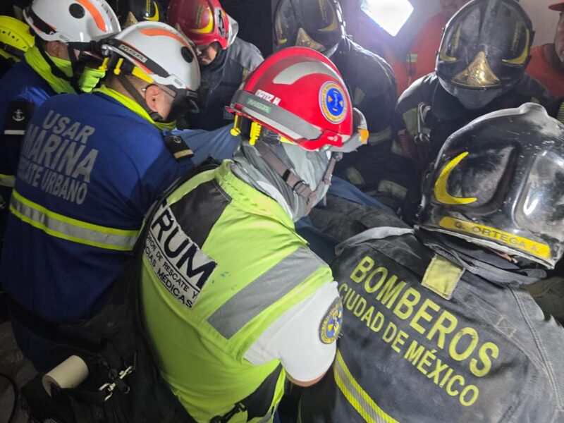 Localizan sin vida a trabajador tras derrumbe de edificio en San Antonio Abad; dos continúan atrapados