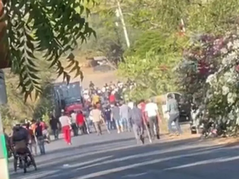 Manifestación en Cholula presiona salida de Policía; señalan intervención de “El Abuelo Farías