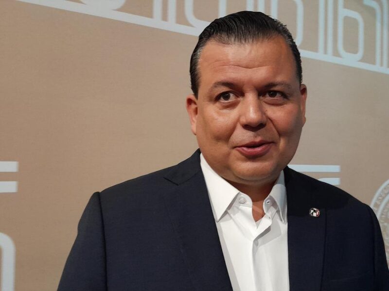 Medio gabinete estatal en campaña, mientras ocurren casos como el de Lázaro Cárdenas