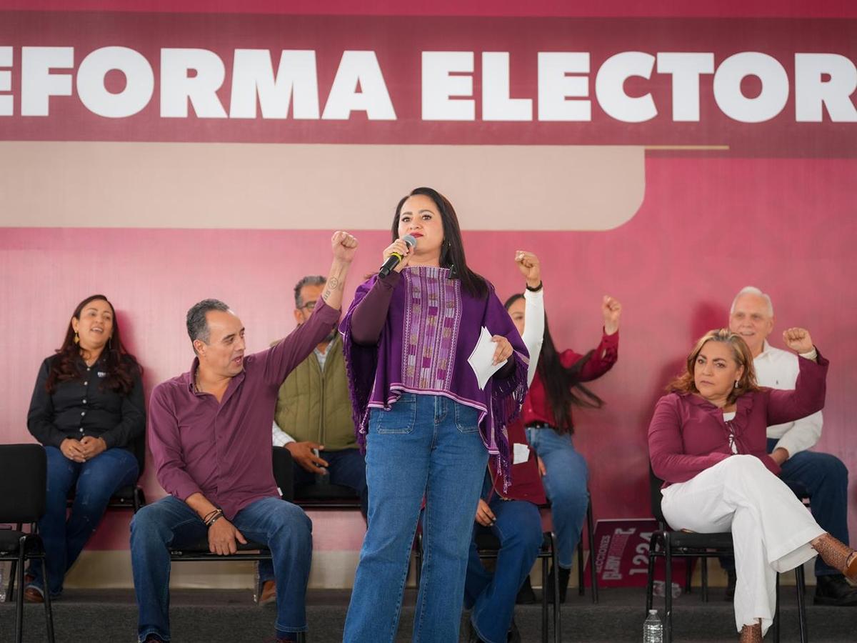 Morena respalda a Gladyz Butanda en Michoacán 2