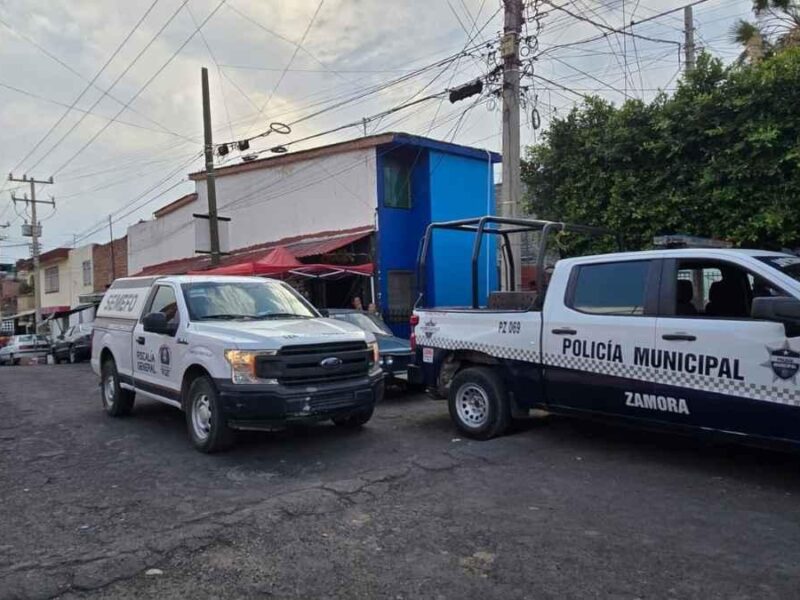 Motociclistas disparan contra un hombre afuera de su casa en Zamora