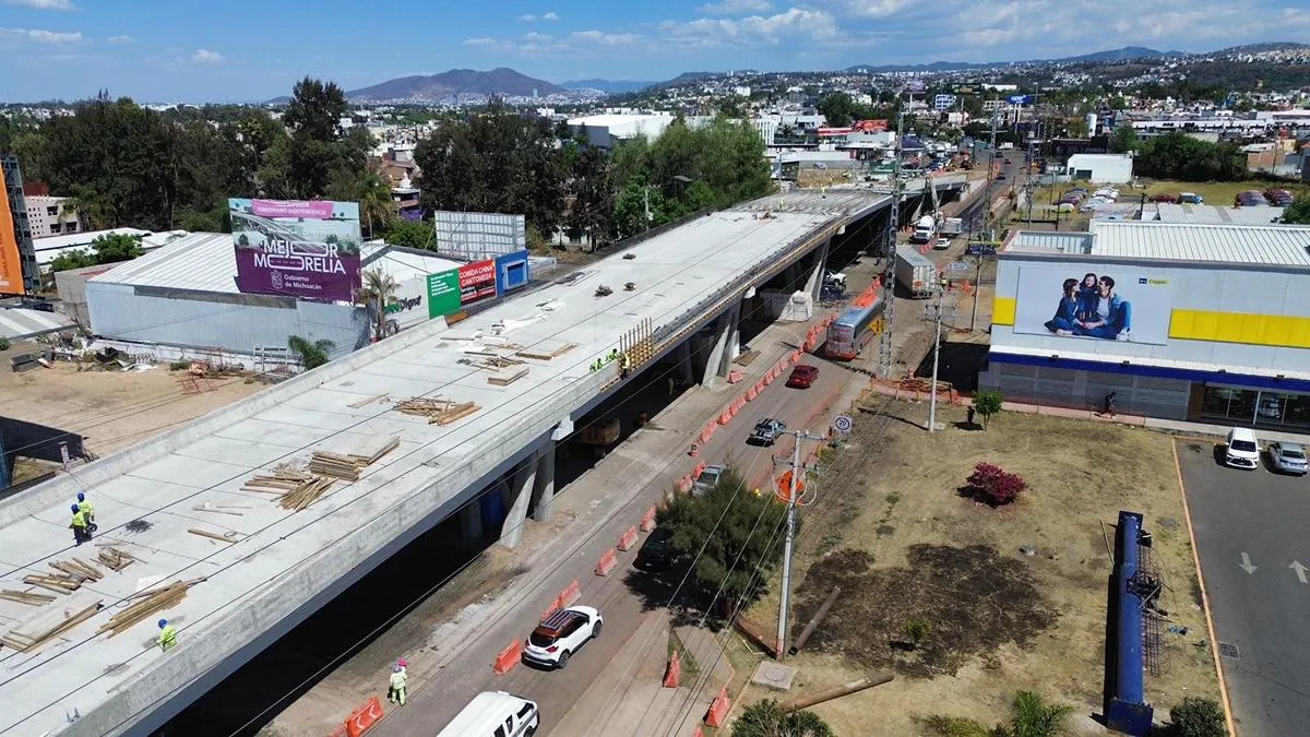 No más espera en el tráfico El paso vial de Policía y Tránsito tiene un 80 de avance