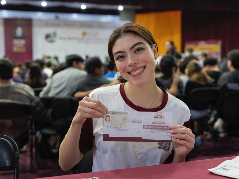 Primer depósito de la Beca Gertrudis Bocanegra ya está en tu cuenta; 1,900 pesos para tu transporte