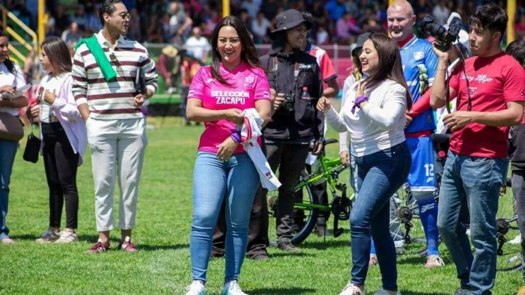 Reapertura del Estadio Municipal de Zacapu por Mónica Valdez 3