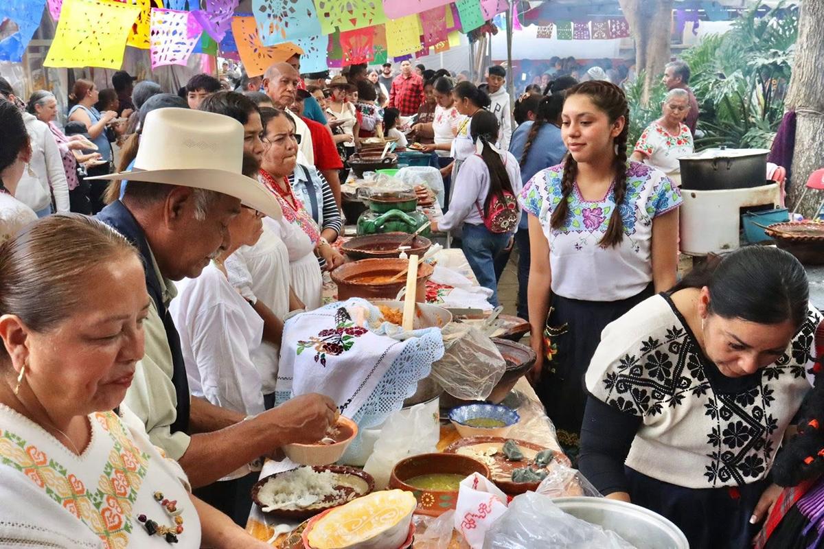 Sectur reconoce el legado de las cocineras y cocineros tradicionales en Uruapan-2