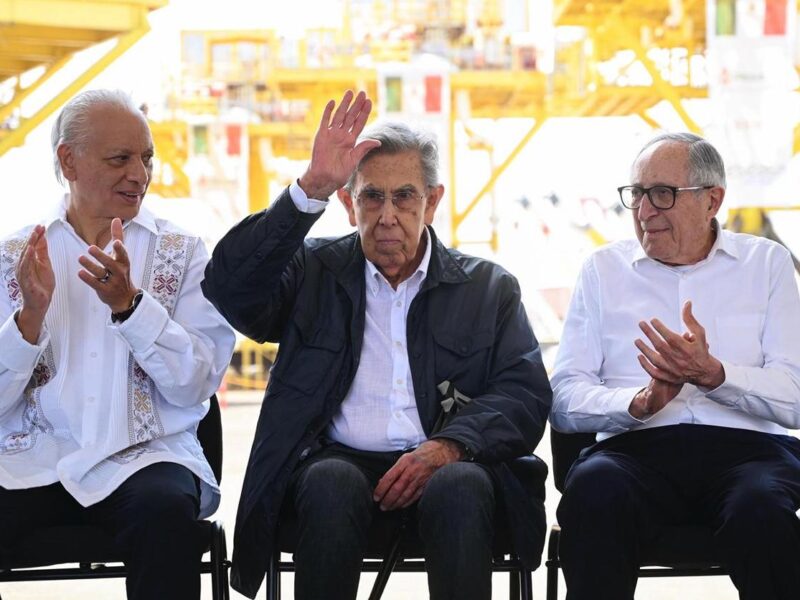 Sheinbaum da cargo a Cuauhtémoc Cárdenas: presidirá la Comisión Consultiva del Petróleo