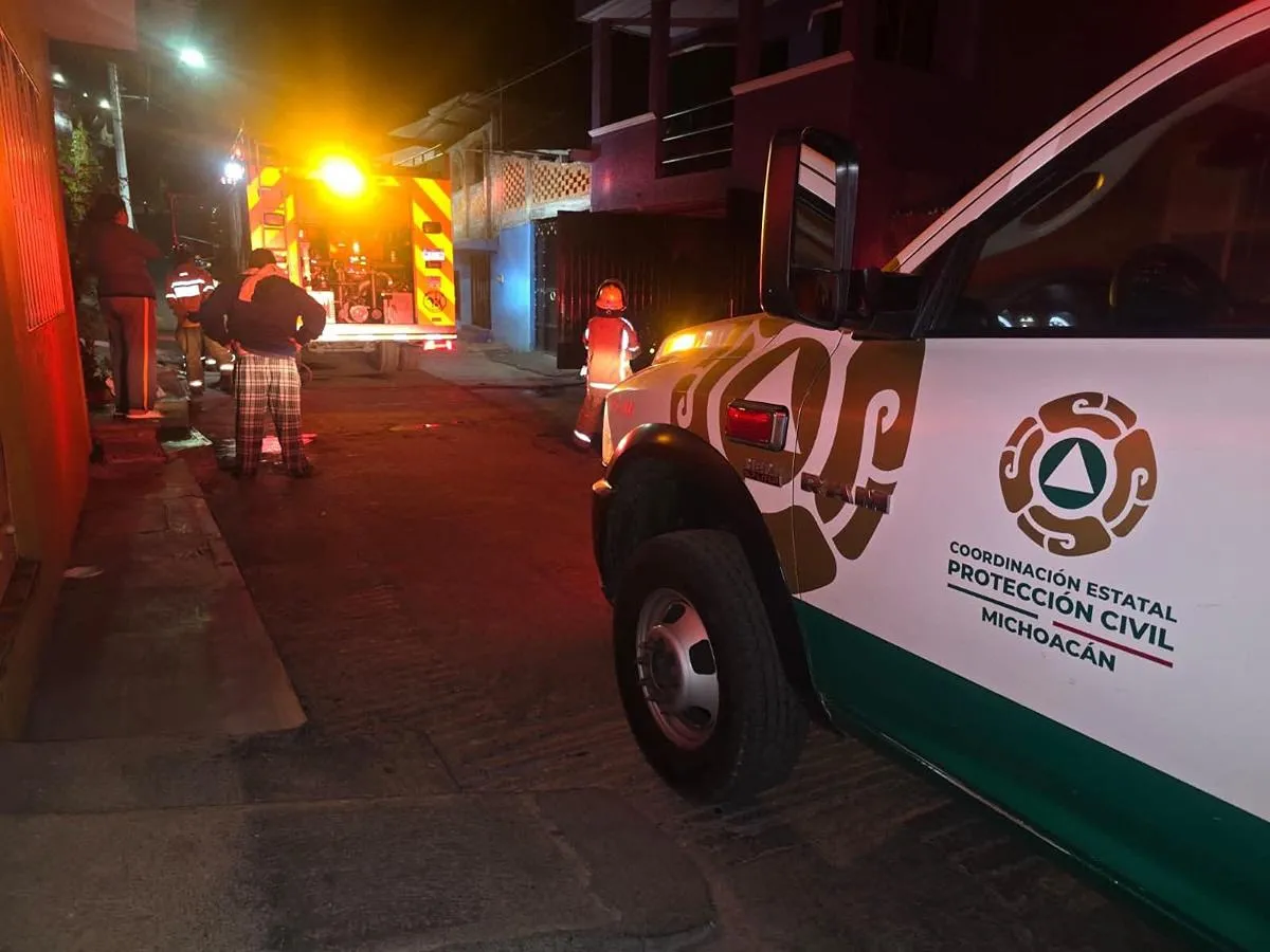 Sofocan Incendio en domicilio de la Tenencia Morelos dejó solo daños materiales