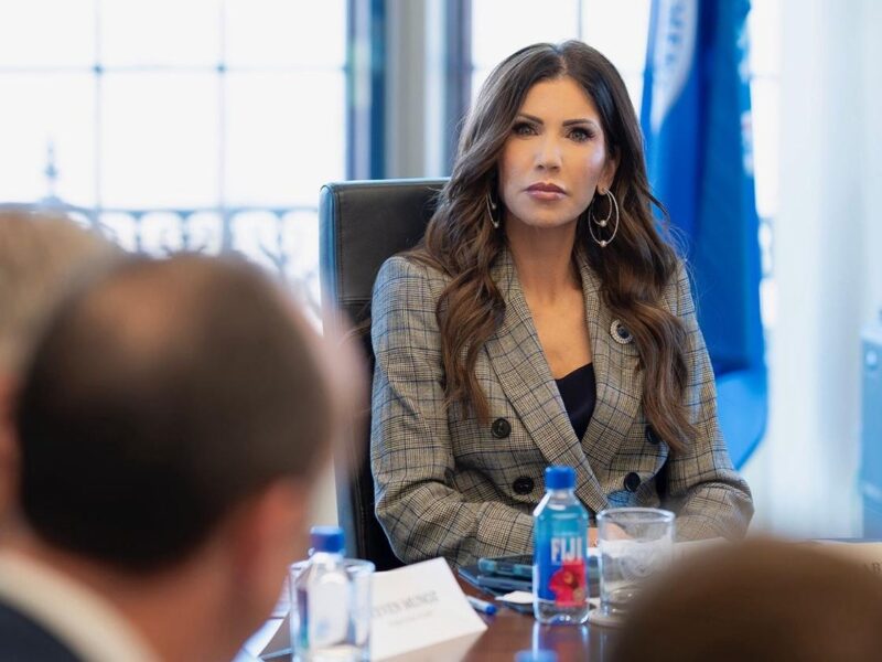 Trump anuncia el despido de Kristi Noem; el senador Markwayne Mullin será el nuevo secretario de Seguridad Nacional