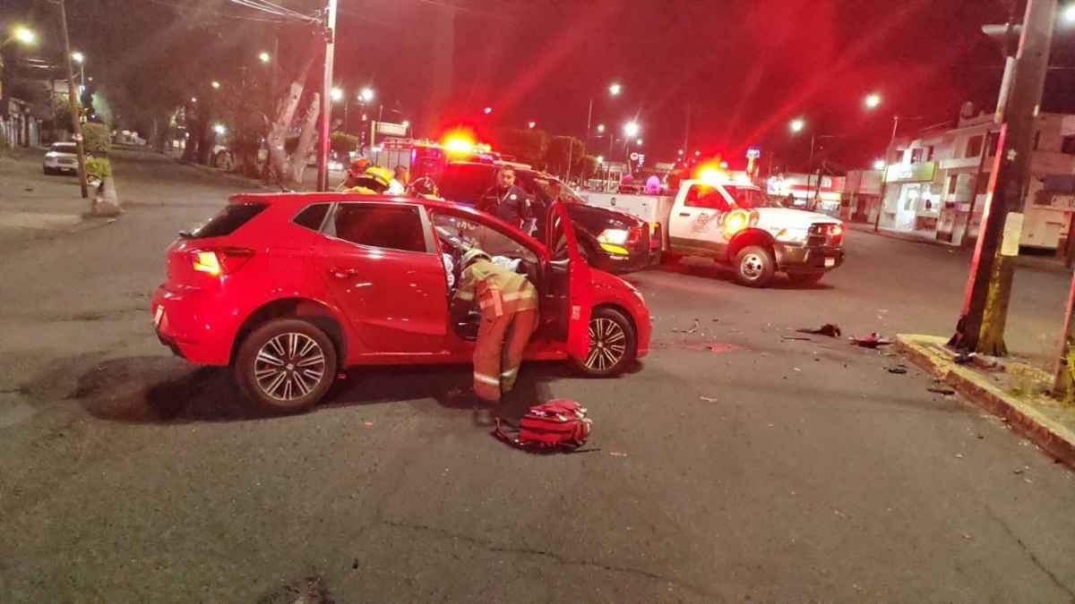 Accidente en avenida Madero Poniente en Morelia deja dos lesionados