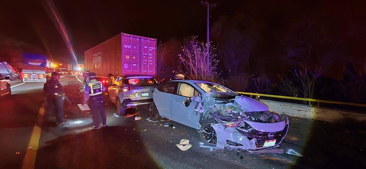 Accidente en la Siglo XXI deja varios heridos en Michoacán
