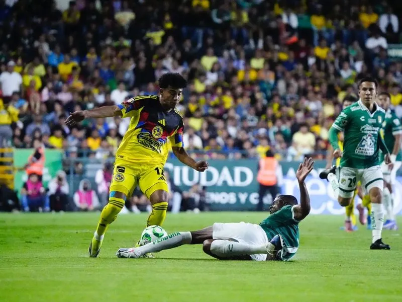 América sorprende al León y se lleva la victoria de casa de La Fiera