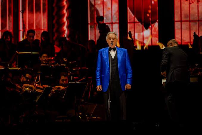 Andrea Bocelli y Los Ángeles Azules hacen historia en el Zócalo en cdmx