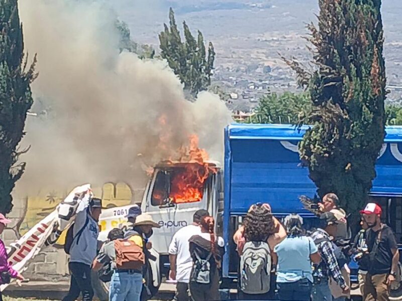 Arantepacua reconoce labor periodística tras incidente en protesta del 6 de abril