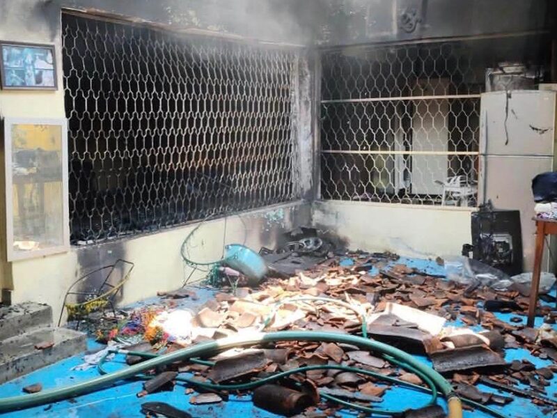 Arde domicilio en Huetamo; oportuna intervención de cuerpos de emergencia evitó mayores daños