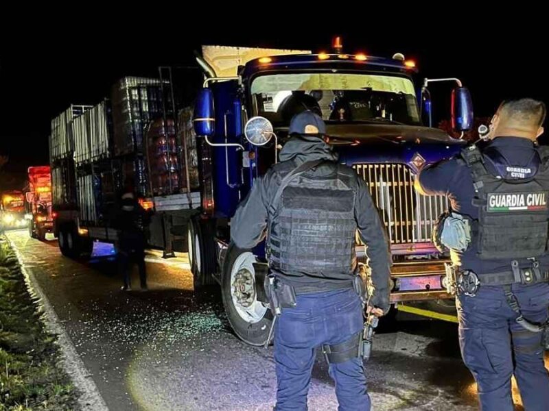 Asesinan a chofer de tráiler en carretera de Uruapan hoy 1