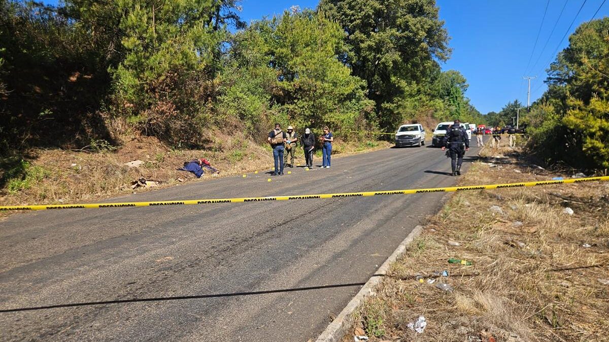 Asesinan a dos hombres en carretera de Tangancícuaro, Michoacán 1
