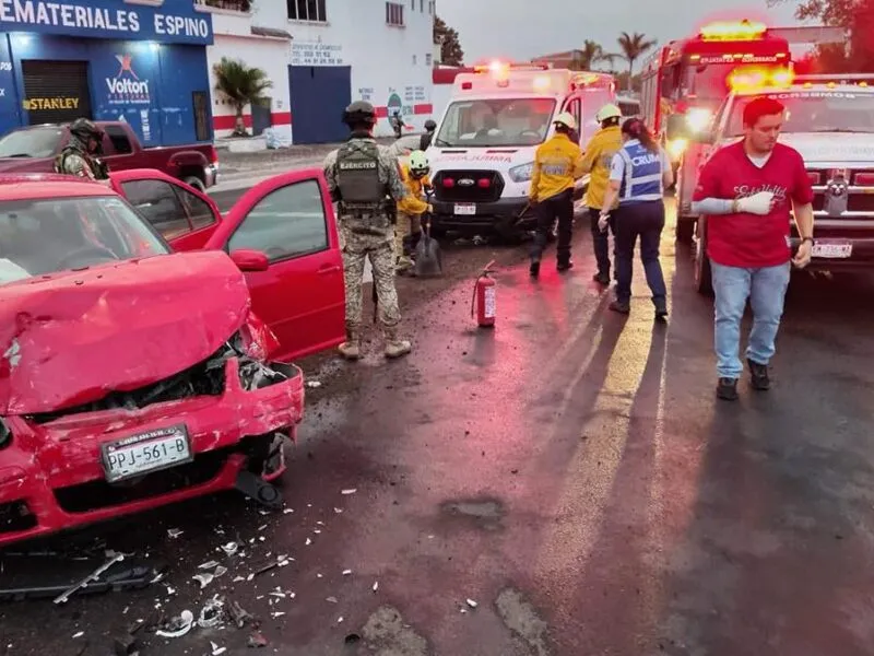 Choque en la Morelia-Pátzcuaro deja a cuatro personas lesionadas