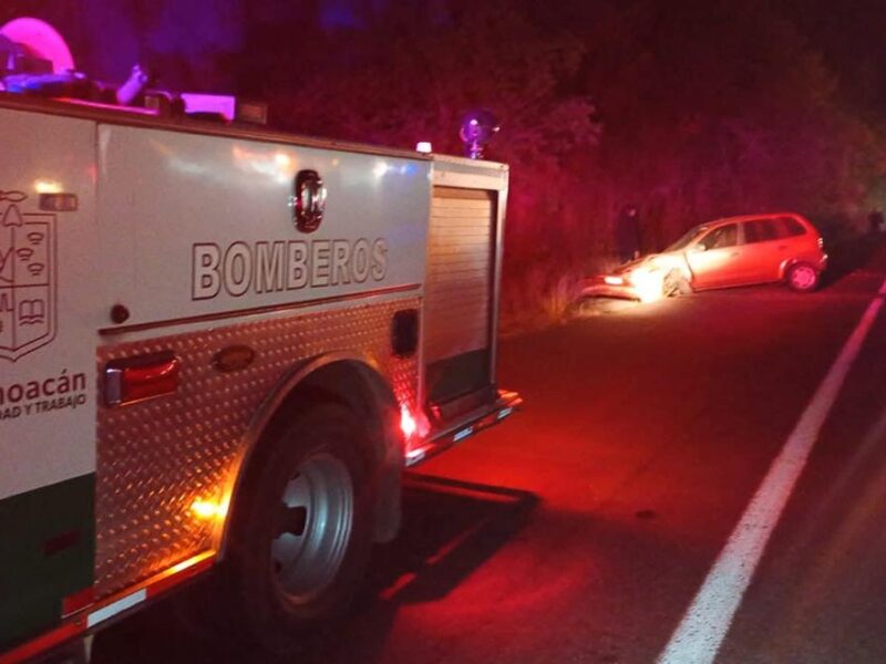 Choque esta madrugada en la Morelia-Pátzcuaro no dejó personas lesionadas