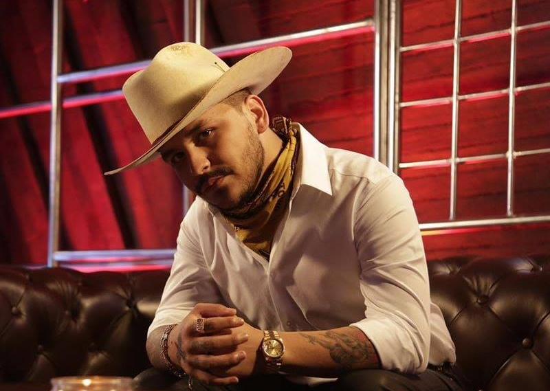 Christian Nodal y la polémica con sus papás por su marca: su nombre queda blindado hasta 2036